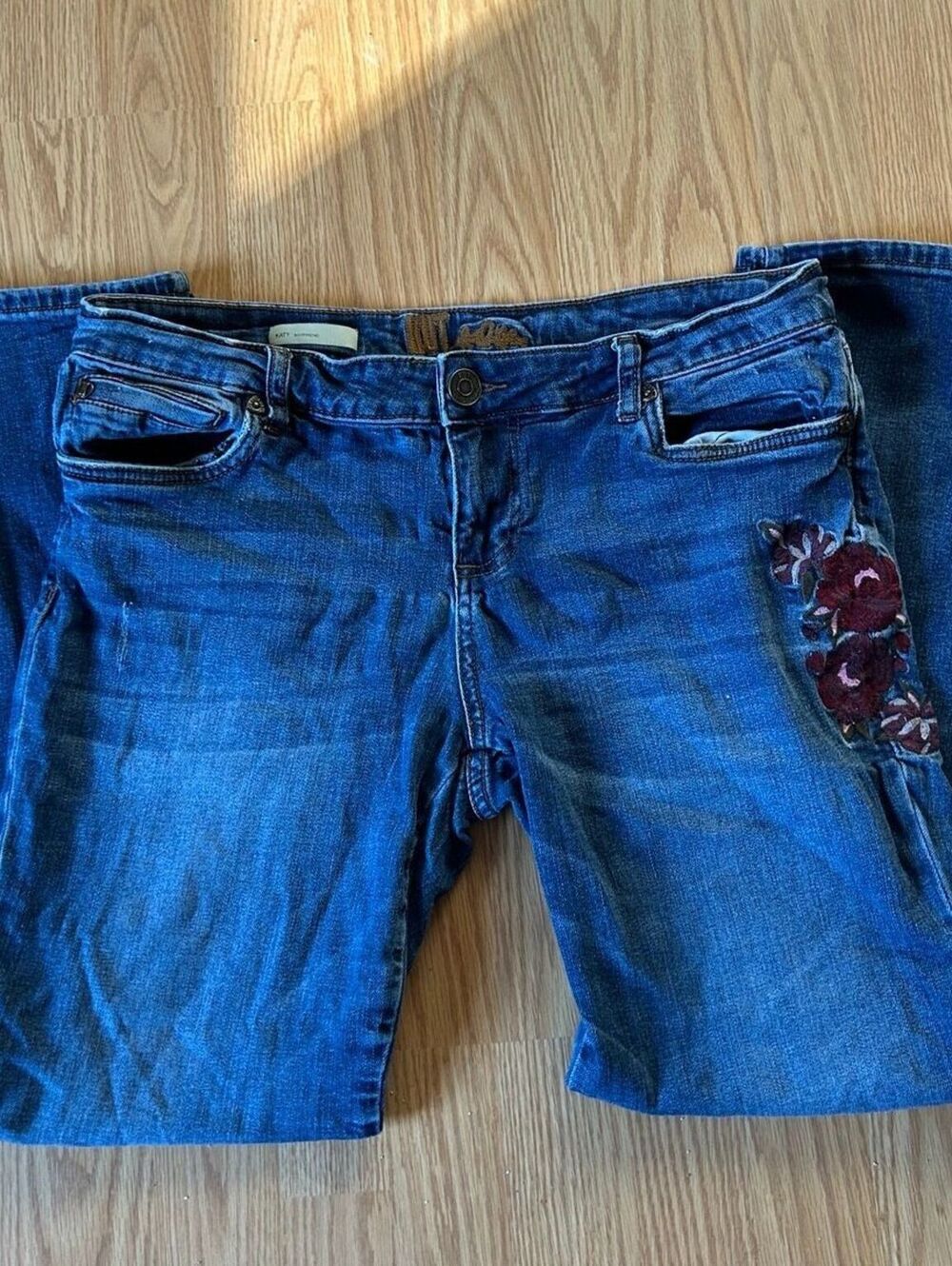KUT from the Kloth Katy Boyfriend Jeans Floral Appliqué Size 8